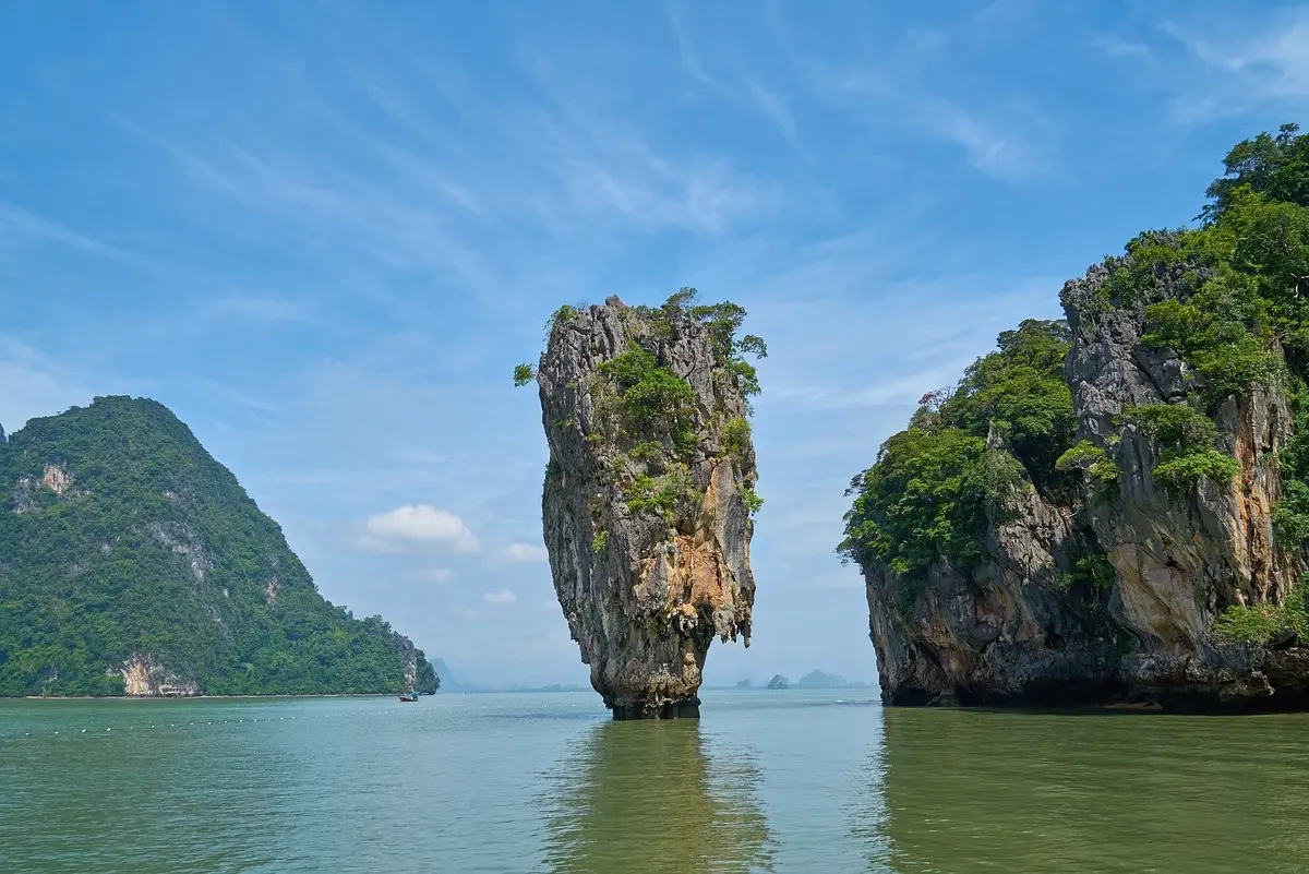 เอกชนผวาชุมนุม "การเมือง" ฉุด "ท่องเที่ยว"ฟุบ