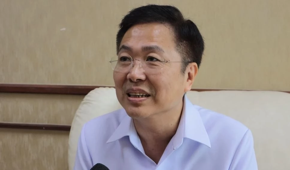 จนท.-พยาบาล รวมตัวขับไล่ "ผอ.โรงพยาบาลดัง" ชี้ บริหารไม่โปร่งใส