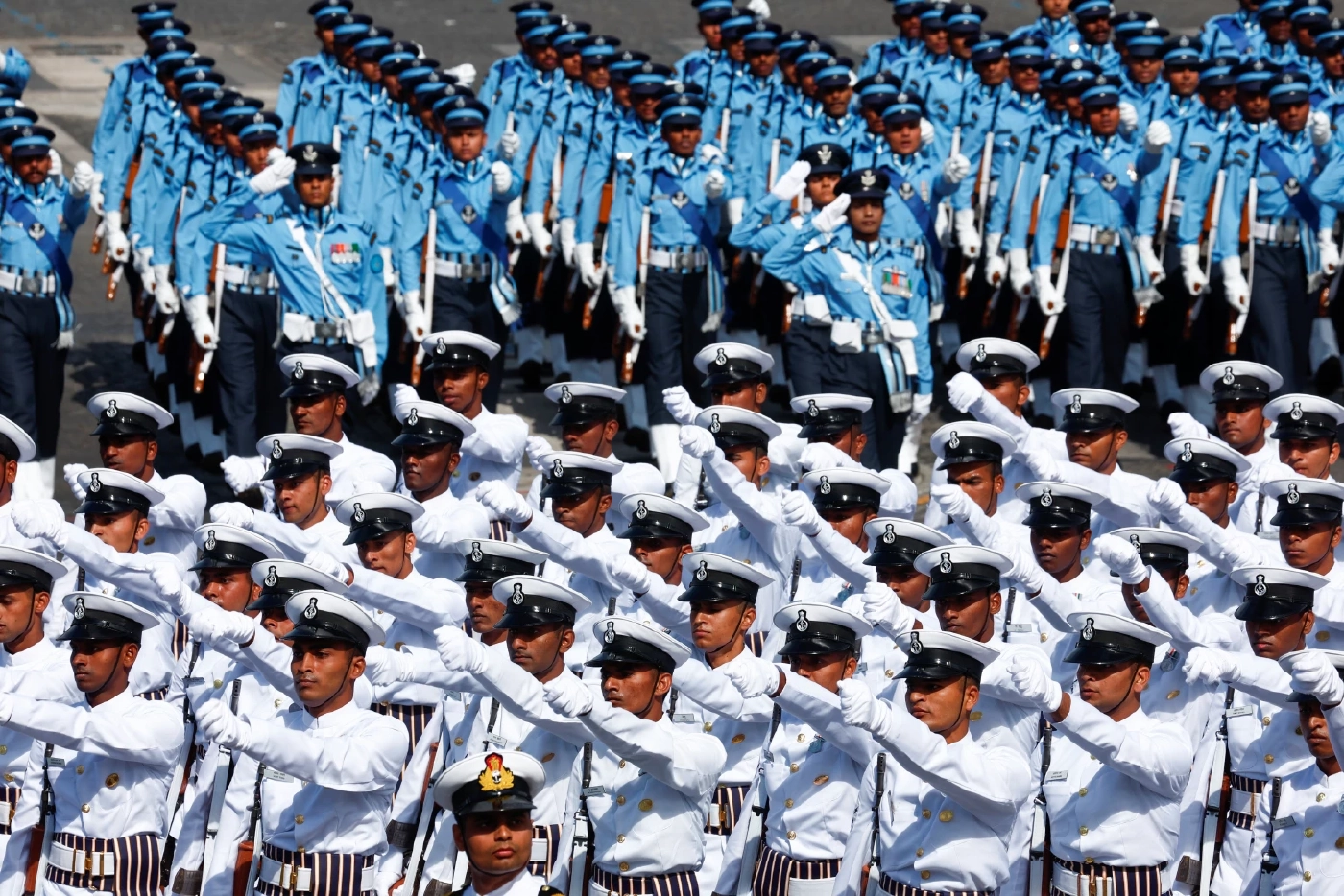 “มาครง” ต้อนรับ “โมดี” ยิ่งใหญ่ ร่วมชมสวนสนามวันชาติฝรั่งเศส