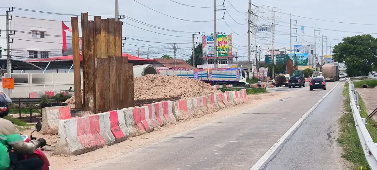 ทต.โคราช จี้ผู้รับเหมา เร่งโครงการแก้น้ำท่วมล่าช้า ชาวบ้านเดือดร้อน ศก.พัง