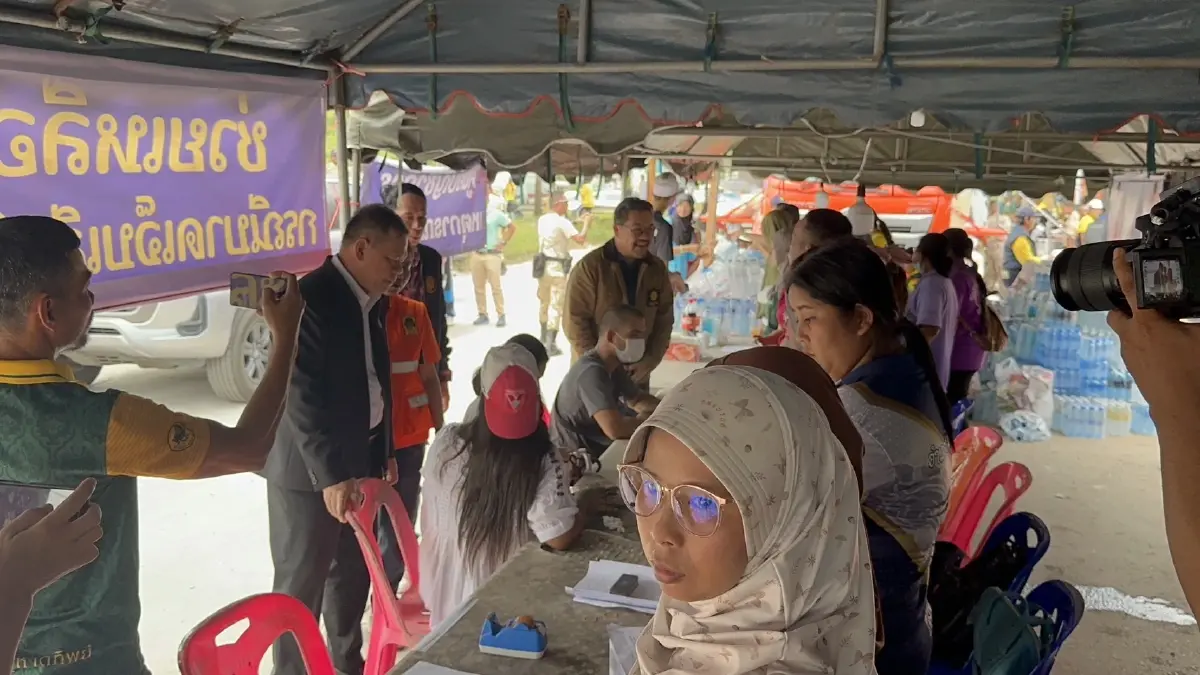 ศูนย์ให้ความช่วยเหลือโกดังเก็บพลุระเบิดที่จ.นราธิวาส