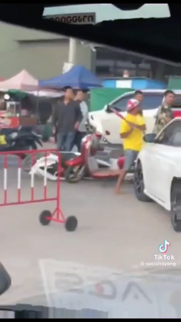 เปิดคลิป พลเมืองร้องสื่อฯ ดีช่วยคนตีกันกลับถูกทำร้าย-ข่มขู่ แจ้งความกลับ