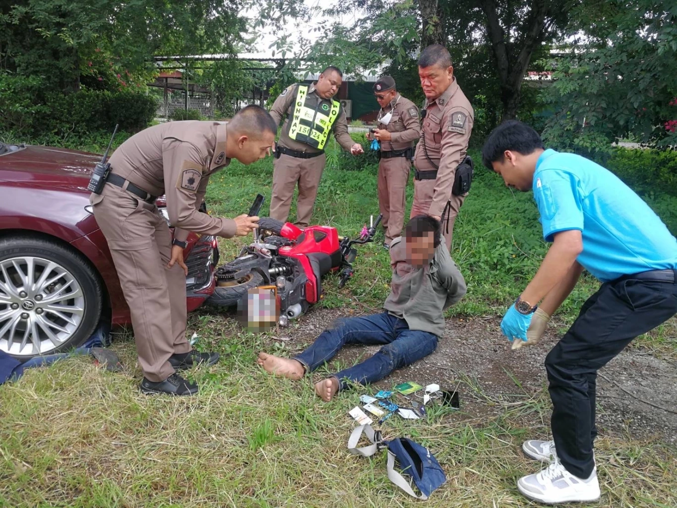 นายอลงกรณ์ รูปดี หรือ นายเบส อายุ 35 ปี ผู้ก่อเหตุเตะเมียจนเสียชีวิต