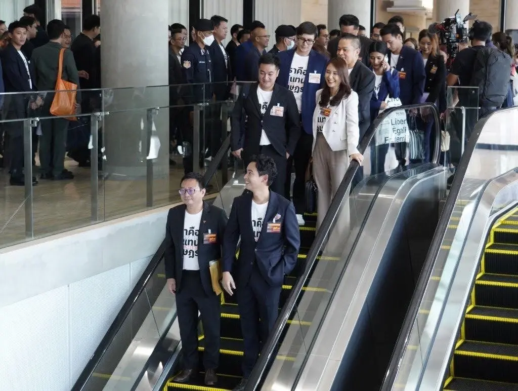 เช็กรายชื่อกลุ่มมวลชน เตรียมเคลื่อนไหวรัฐสภา หนุนพิธา ให้ถึงฝั่งฝัน