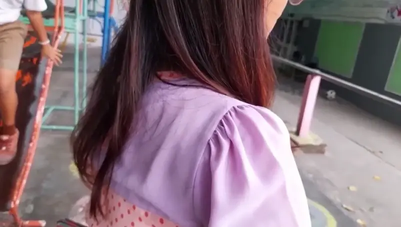 คุณครูผู้หญิง ที่เป็นคนโทรแจ้งผู้ปกครอง