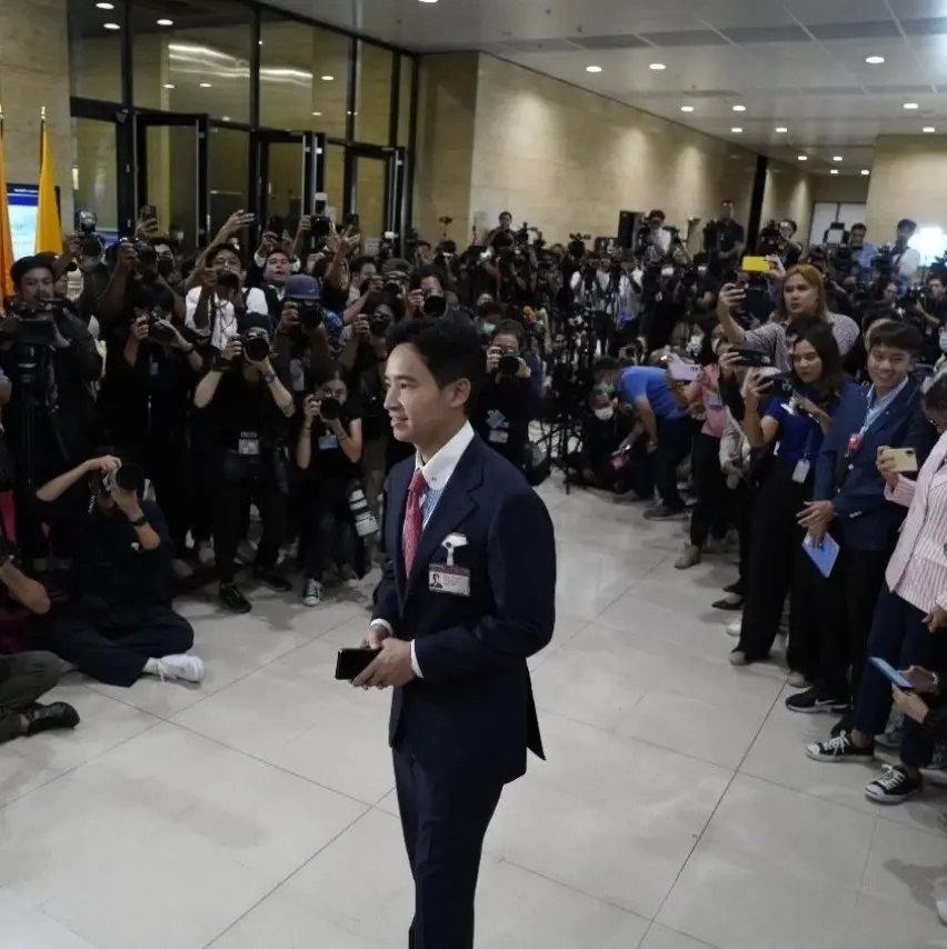 "หมอเหรียญทอง" เคลื่อนไหวแล้ว หลังกกต. สั่งเชือด "ทิม พิธา" ให้หยุดทำหน้าที่