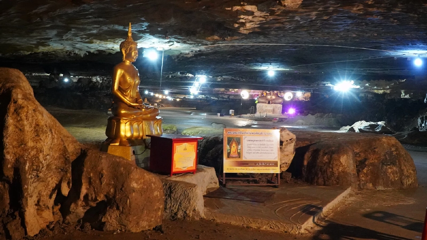 ชวนเที่ยว "ถ้ำน้ำลอดเขาแดง" ชมความงามหินงอกหินย้อย สร้างสรรค์โดยธรรมชาติ