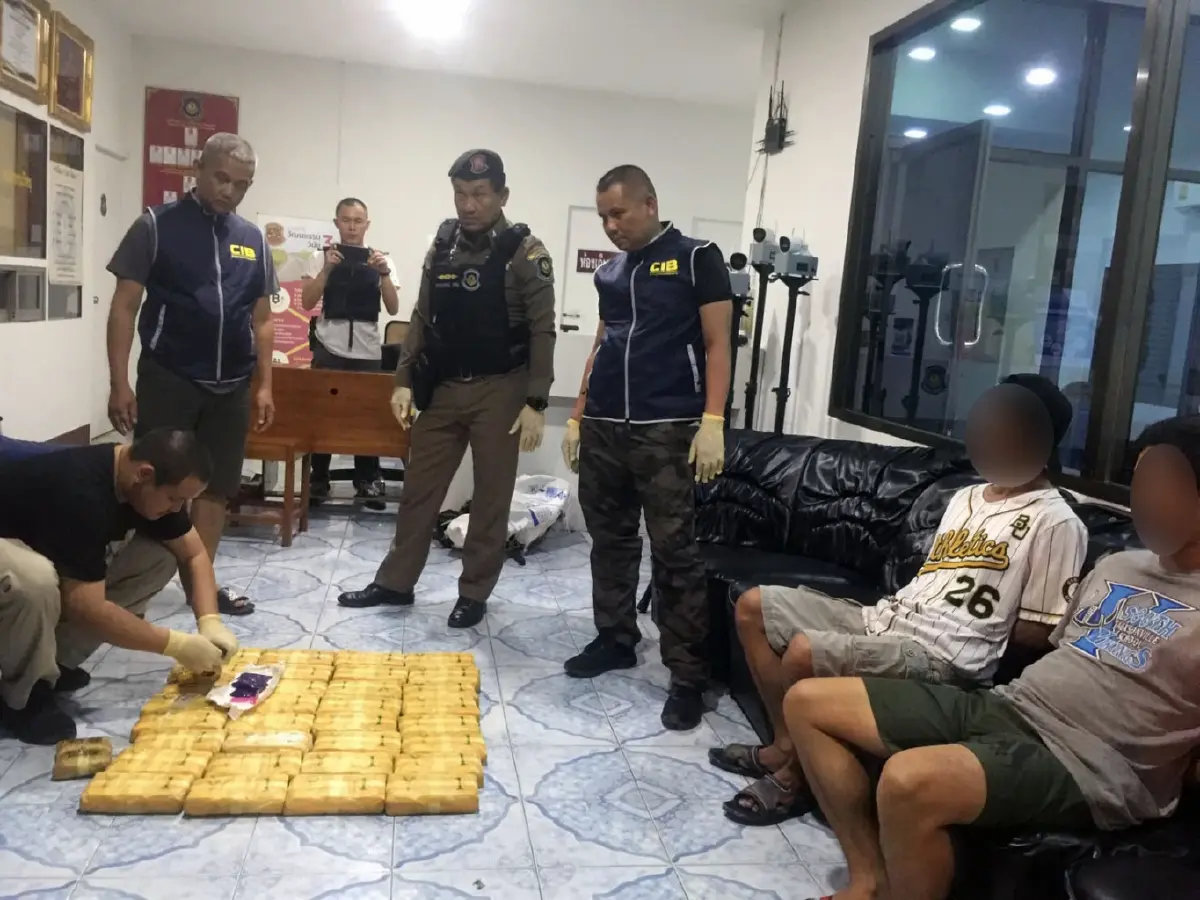 ตร.ทางหลวง รวบขบวนการขนยาบ้า 2 แสนเม็ด จากอีสานส่งลูกค้าภาคใต้