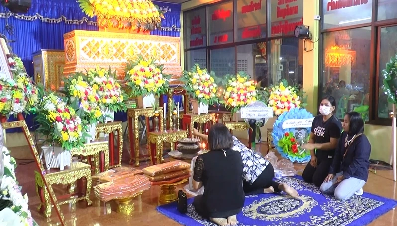 แม่ไม่ติด "ป้ามิ้นท์ - ไอ้แจ๊บ" ขอขมาร่างน้องปีใหม่ ญาติงงพวงหรีดปริศนาโผล่