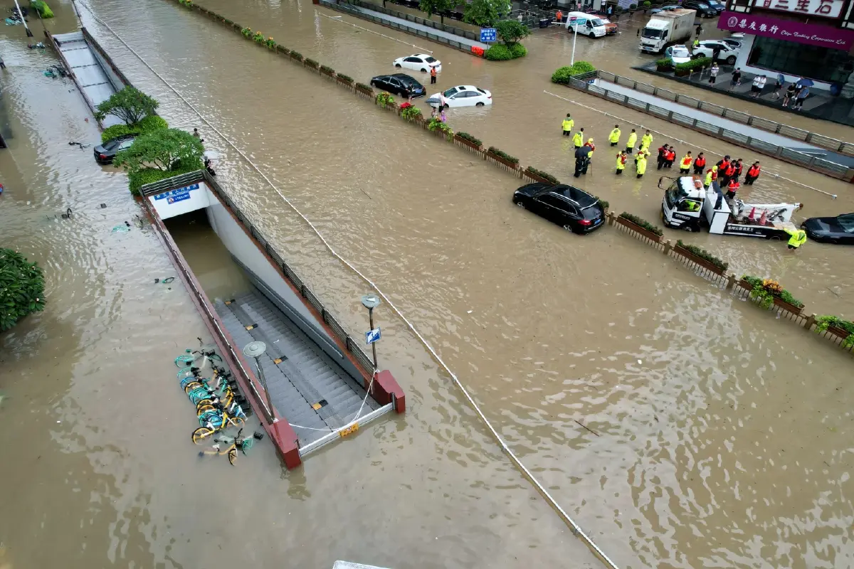 ปักกิ่งฝนตกทุบสถิติ ดับ 2 ราย ไต้ฝุ่น “ขนุน” จ่อซ้ำจีนอีก