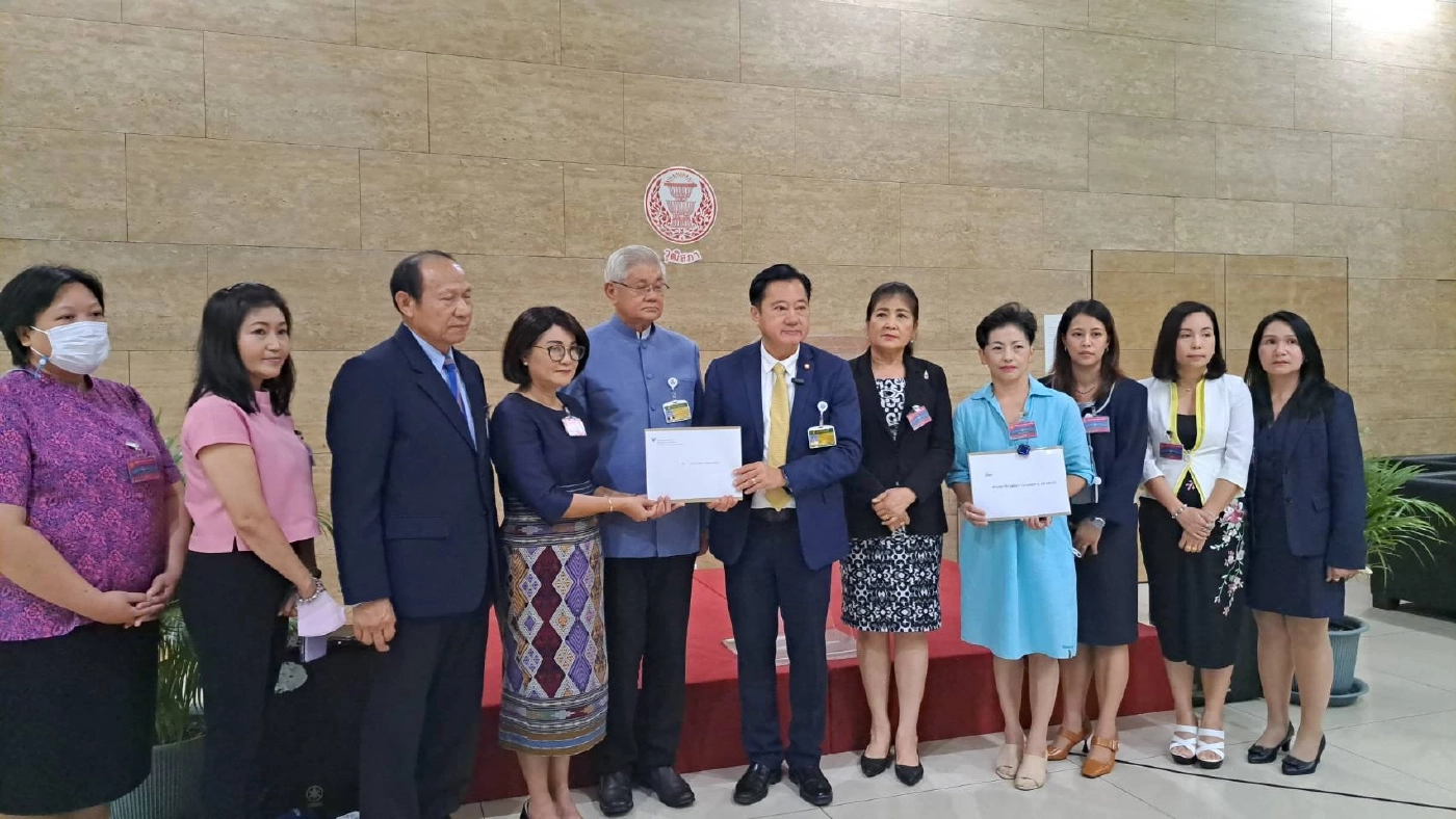 "ผอ.เตรียมพัฒน์" ร้อง กมธ.ส.ว. โอด "หยก" ทำป่วนหนัก แม้พ้นสถานภาพนักเรียน