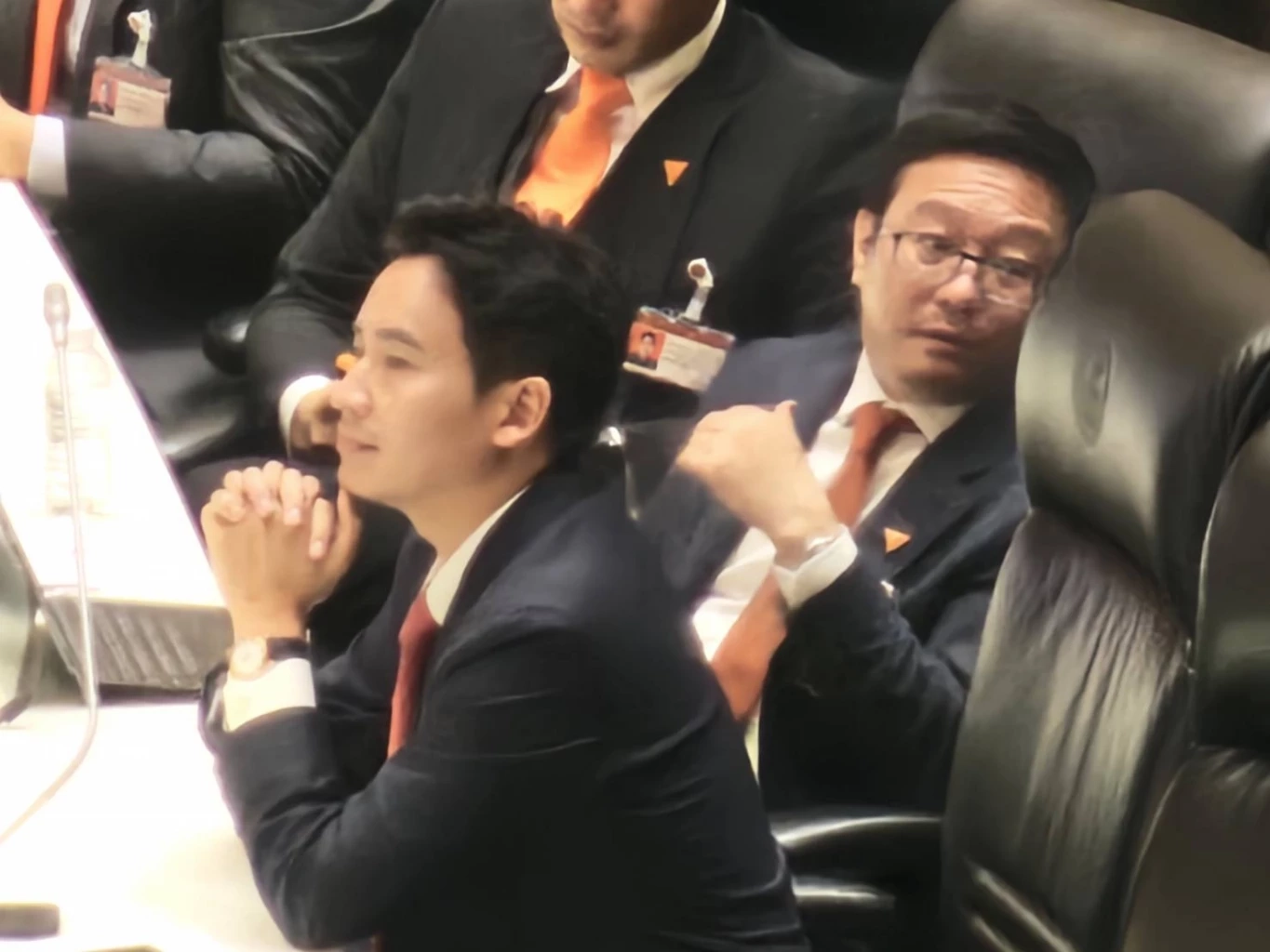 "ชาดา ไทยเศรษฐ์" ลั่นกลางสภา! เสนอกฎหมายยิงคนหมิ่นสถาบันแล้วไม่ติดคุก