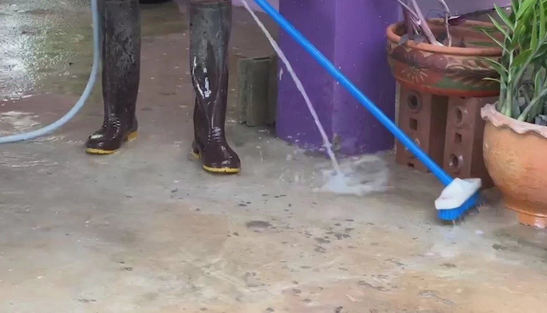 น้ำท่วมตรังเริ่มคลี่คลาย ชาวบ้านเร่งสำรวจความเสียหาย