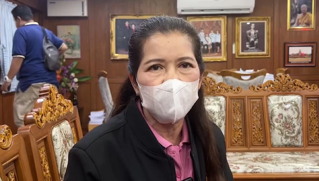 ครูวงโยเข้ามอบตัว หลังศาลออกหมายจับ ด้าน นร.ในคลิปถูกทำโทษ ไม่ขอเอาผิด