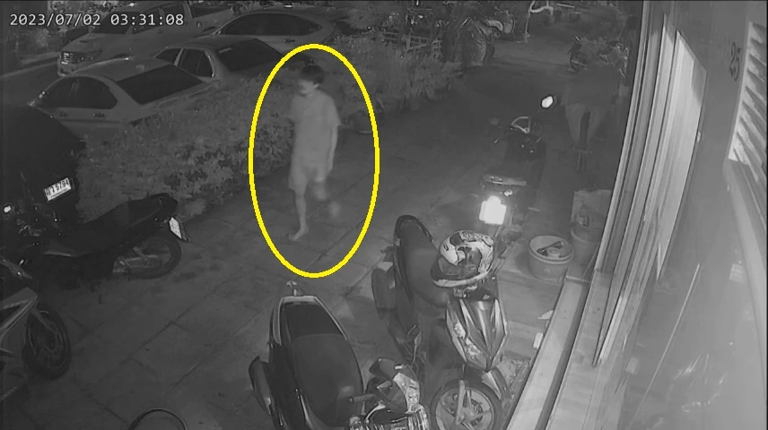 เปิดภาพวงจรปิด โจรบุกแทงบนคอนโด ยายวัย 65 ชี้ภาพคนร้าย ตร.จ่อหมายจับ