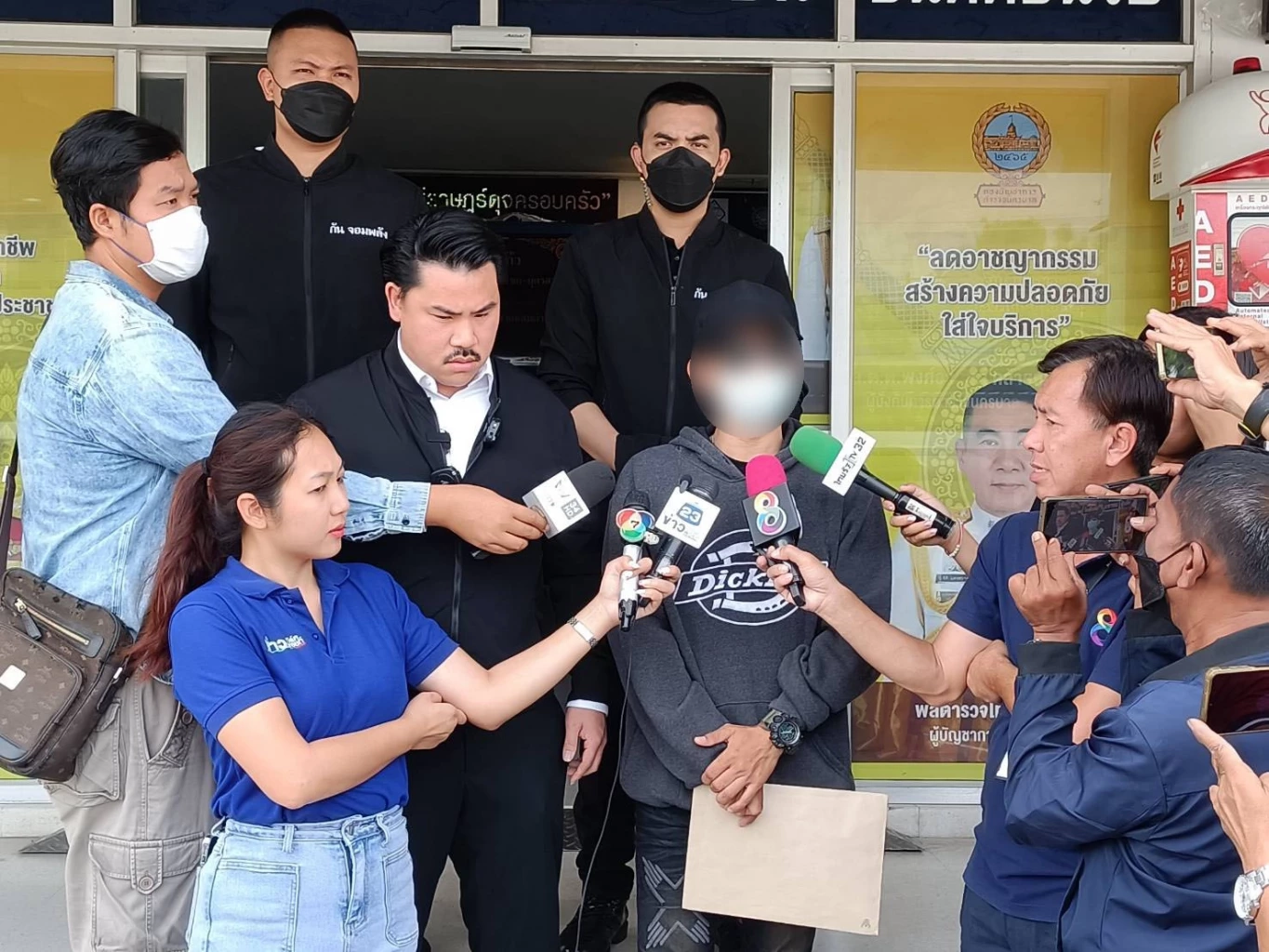 "กัน จอมพลัง" พาเด็กสาว 15 แจ้งความเอาผิดกิ๊กแม่ จนท.เทศกิจลวนลาม-ขืนใจ