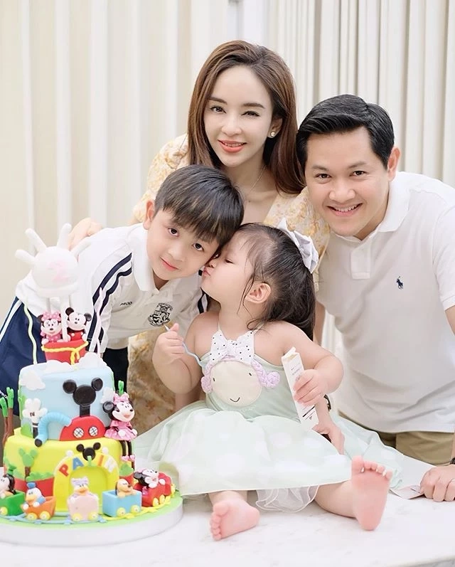 "เป้ย ปานวาด" ยอมเจ็บแทนลูกสาว ผ่าตัดด่วน! ช่องทางหายใจแค่10 เปอร์เซ็นต์