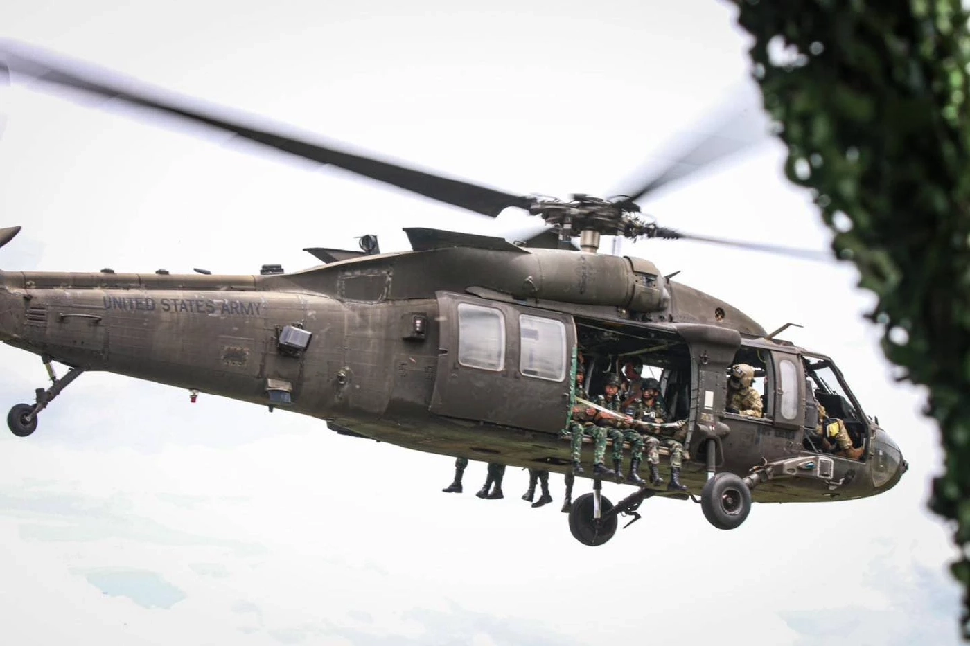 "ก้าวไกล" หวังแก้โครงสร้างสภากลาโหม ลดอำนาจกองทัพ ให้อยู่ภายใต้รบ.พลเรือน