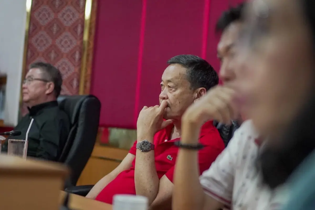 "ภูมิธรรม" แง้มสัญญาณดี "เพื่อไทย-ก้าวไกล" หารือปมประธานสภาฯ ลงตัว