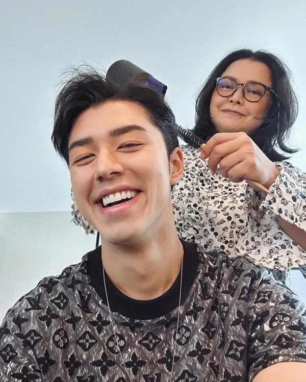 ชาวเน็ตสงสัยเกิดอะไรขึ้น 'เเม่หมู พิมพ์ผกา' ทำแบบนี้กลางไอจี 'ใบเฟิร์น'