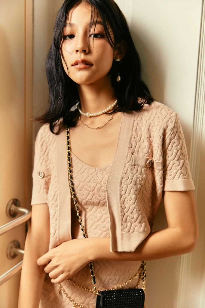 ชวนสาวๆแต่งตัวสไตล์ Contemporary & Modern ใน 5 โททัลลุค เรียบเก๋ ดูโก้