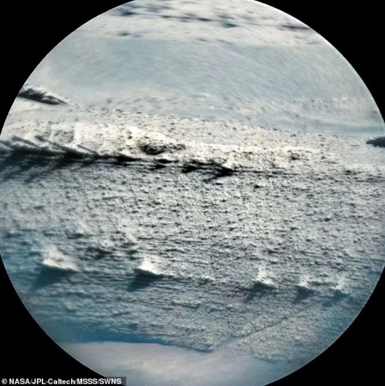 เผยภาพซากบนดาวอังคาร เชื่อยานเอเลียนลงจอด