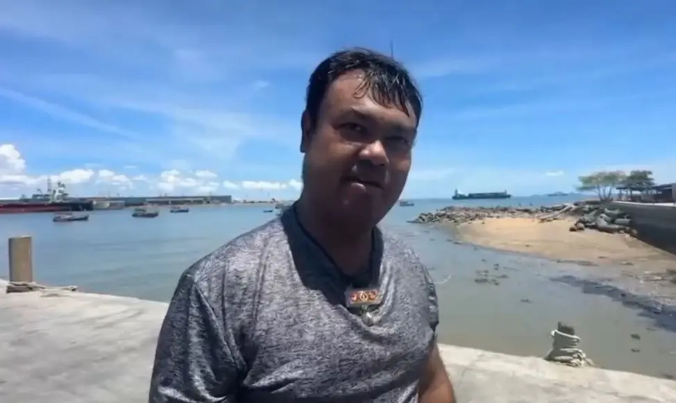 กระบะพุ่งตกสะพานปลา รถพังยับ คนขับเชื่อบารมีหลวงพ่อพัฒน์ ช่วยไว้