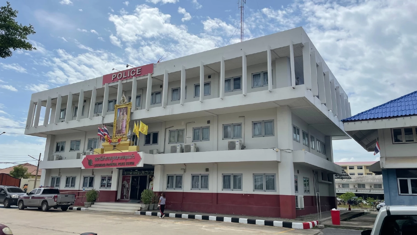 ตำรวจเร่งล่า มือปืนระดับพระกาฬ สวมไอ้โมง บุกยิงเผาขน "เสี่ยโก้" เซียนไก่ดัง