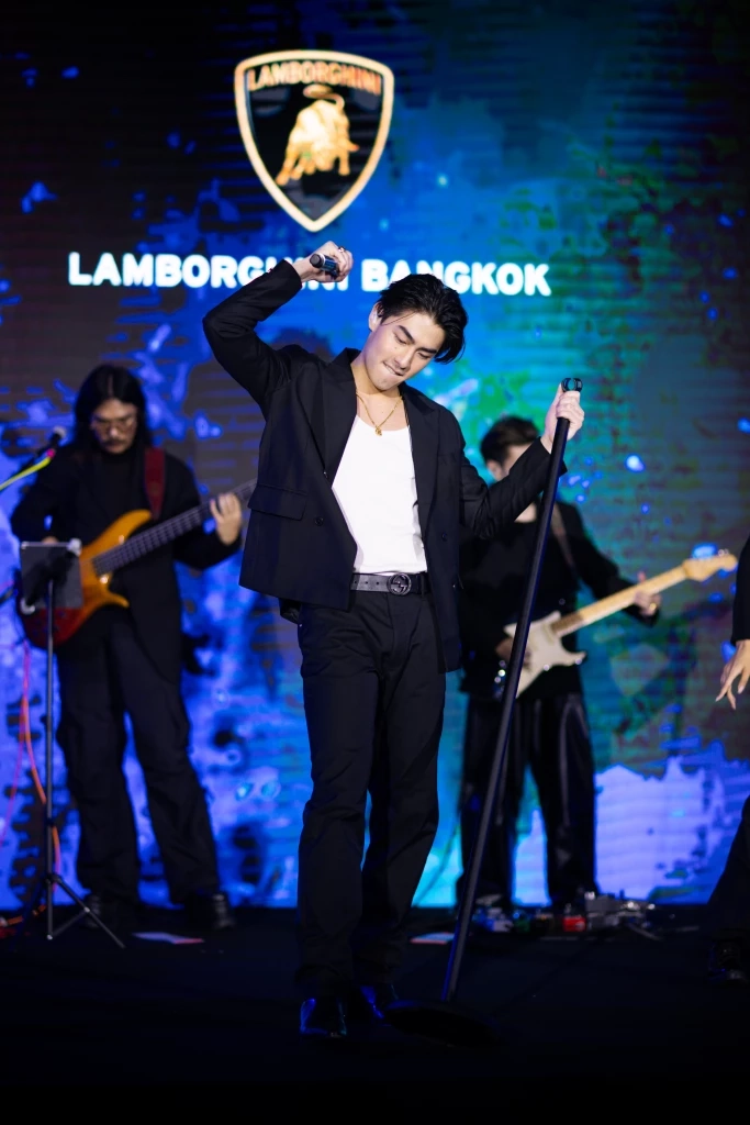 เปิดตัวกระทิงดุ "LAMBORGHINI REVUELTO" ซูเปอร์สปอร์ตคาร์ปลั๊กอินไฮบริด