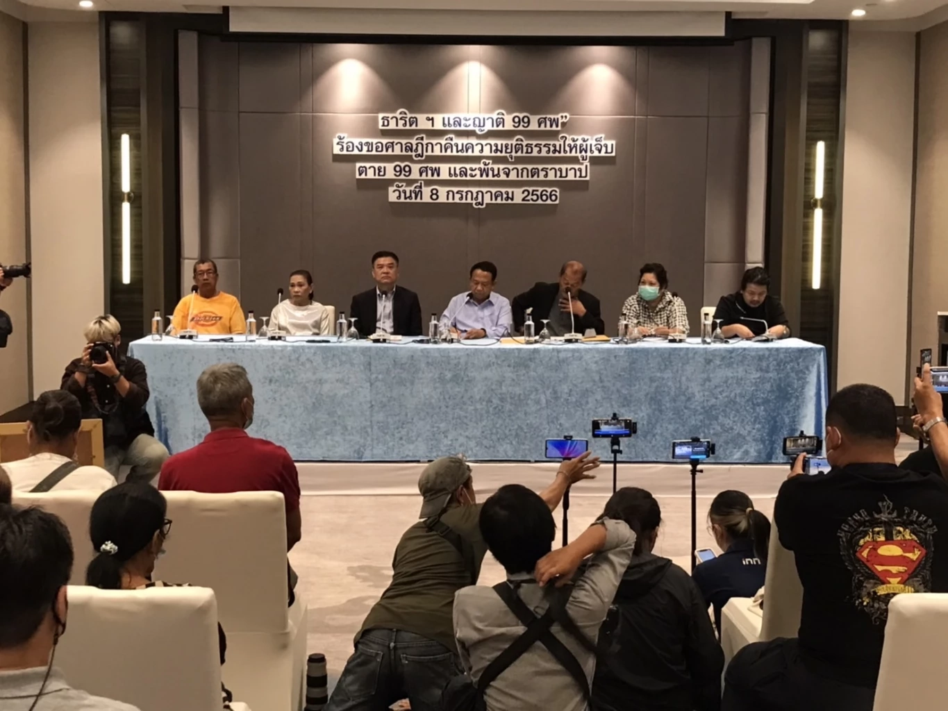 น้ำตาคลอ! "ธาริต" เผยความในใจ คดีสลายคนเสื้อแดง 99 ศพ