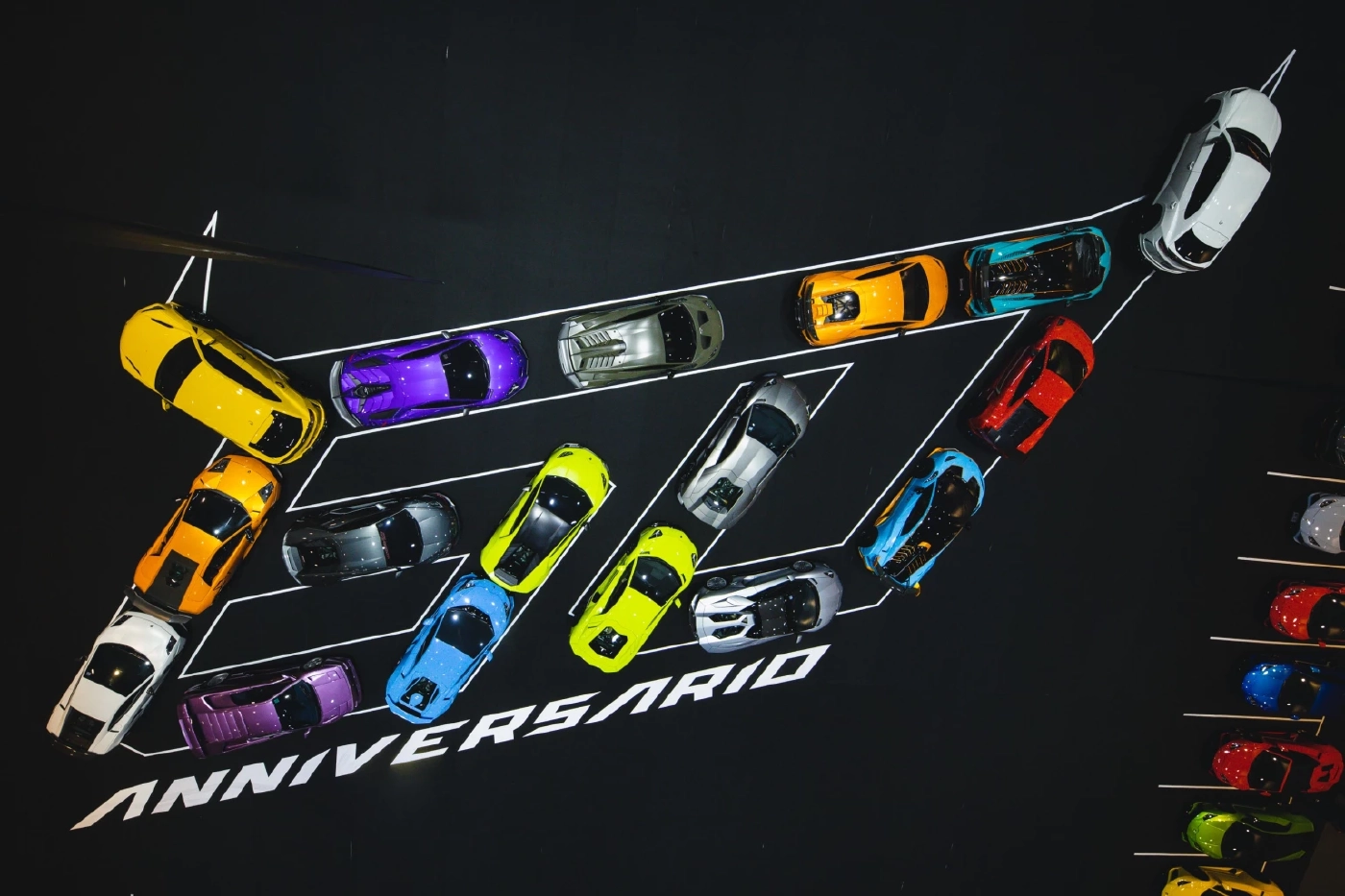 เปิดตัวกระทิงดุ "LAMBORGHINI REVUELTO" ซูเปอร์สปอร์ตคาร์ปลั๊กอินไฮบริด