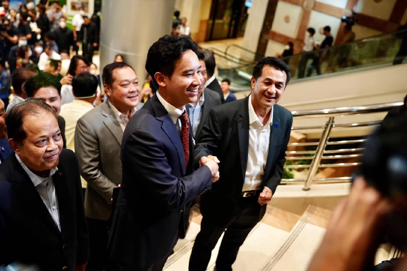 112 ต้นตอปัญหา! "คุณหญิงพรทิพย์" ยันหลักการเดิม โนโหวต "พิธา" รอบสอง