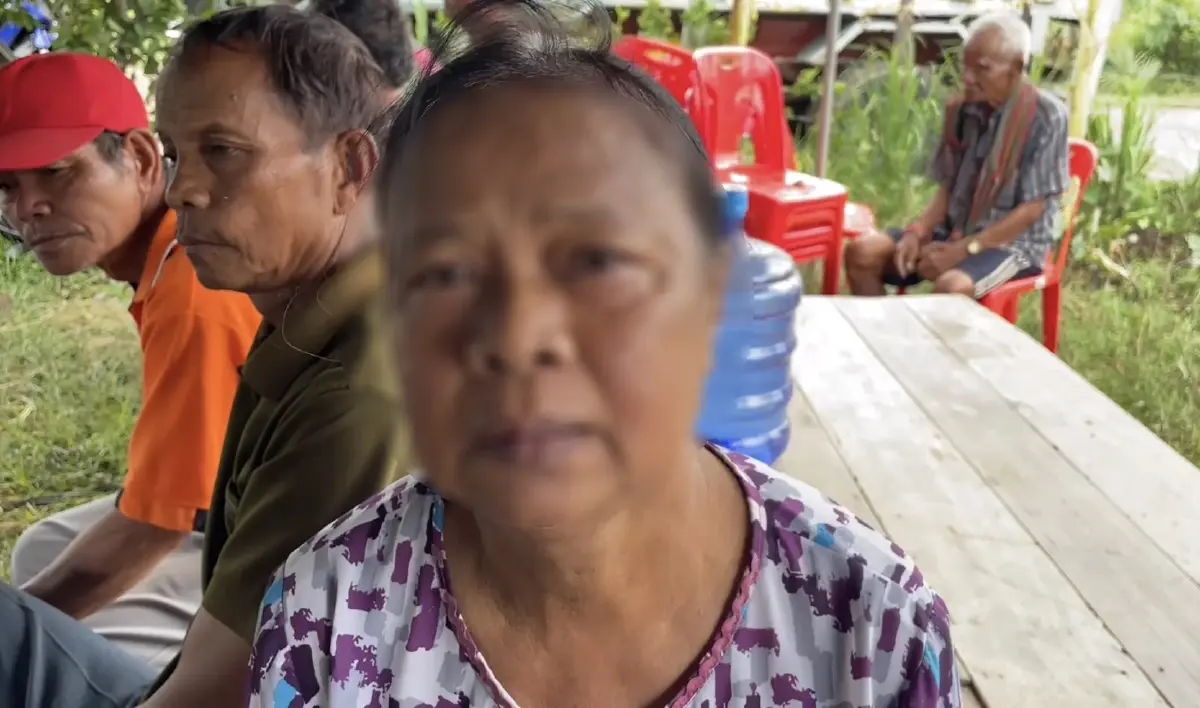 ยายเข่าทรุด ไฟไหม้บ้านทั้งหลัง เงินเก็บ 2.5 แสน ทอง 2 บาท วอดไปกับกองเพลิง