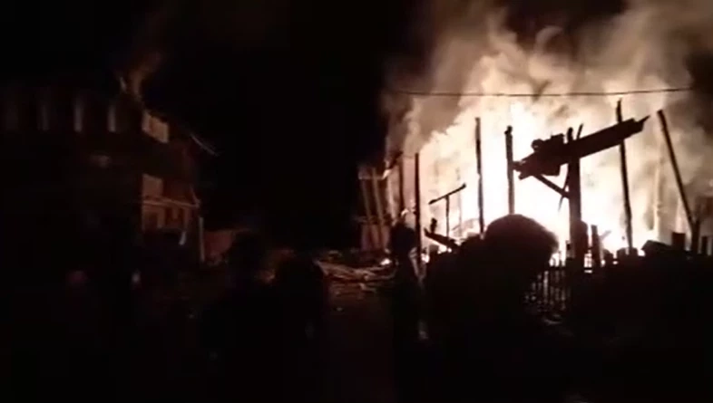 เปิดคลิปรบเดือด "รัฐคะยา" ชาวบ้านหนีตาย เมียนมาใช้เครื่องบินรบเข้าถล่ม