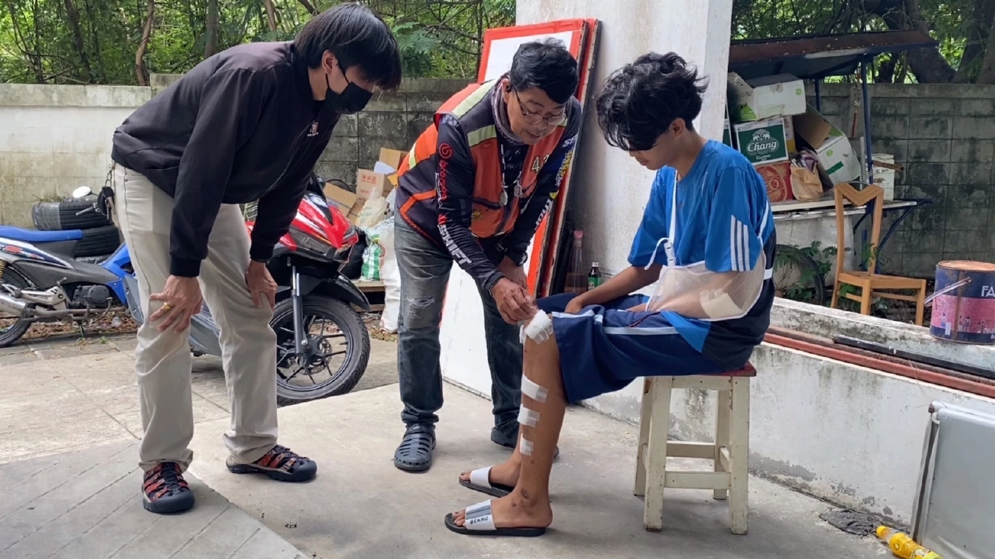 สุดโหด! โจ๋ "นนทบุเรี่ยน" ซิ่ง จยย. สนั่นครองเมือง รุมฟัน - ยิง อริไม่เลี้ยง