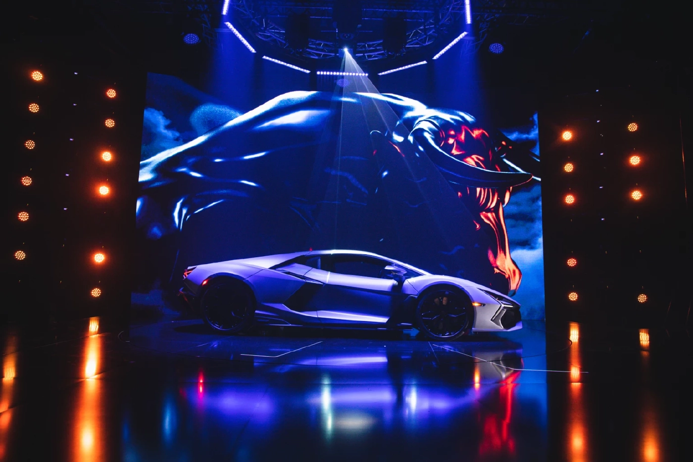 เปิดตัวกระทิงดุ "LAMBORGHINI REVUELTO" ซูเปอร์สปอร์ตคาร์ปลั๊กอินไฮบริด