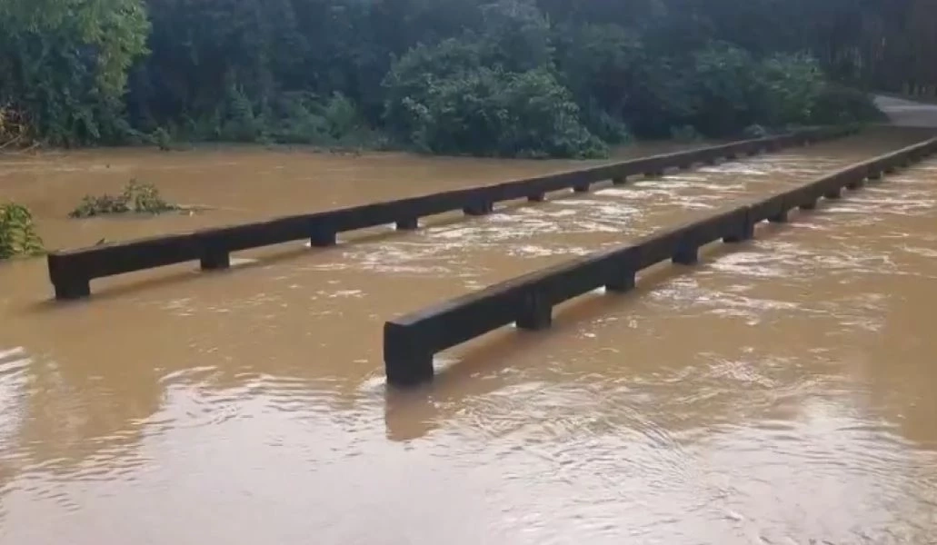 จับได้แล้ว 6 ตัว จระเข้หลุดบ่อเลี้ยง ด้าน จนท.ประมง เตรียมแจ้งความเจ้าของบ่อ