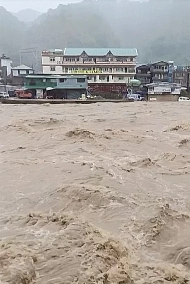 ไต้ฝุ่น “ทกซูรี” ขึ้นฝั่งในฟิลิปปินส์ เสียชีวิต 1 ราย อพยพกว่าหมื่นคน