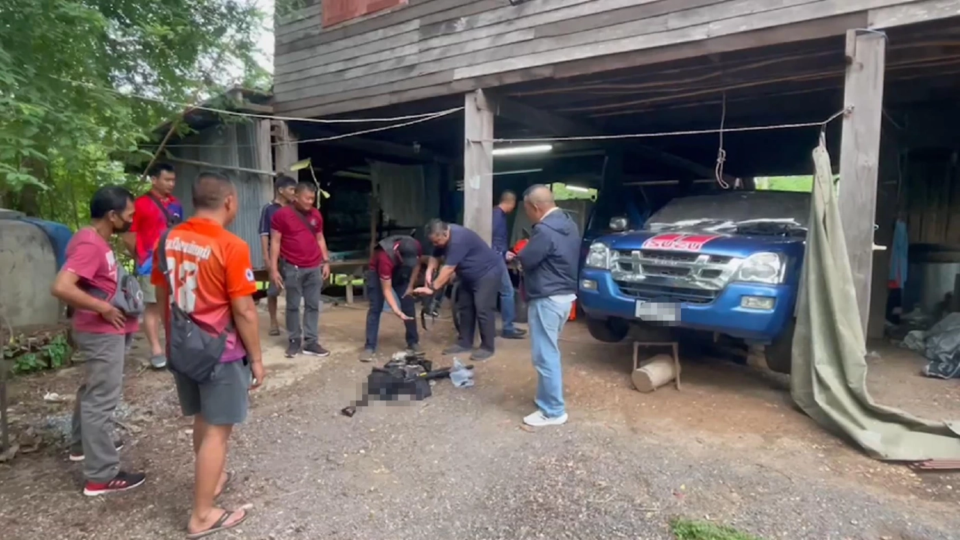 อาวุธปืนและเครื่องกระสุนที่พบในบ้านผู้ก่อเหตุ