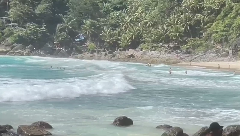 พบแล้วร่าง นทท.เซเนกัล ถูกคลื่นซัดกลับมาเกยหาดฟรีดอม ใกล้จุดที่จมหาย