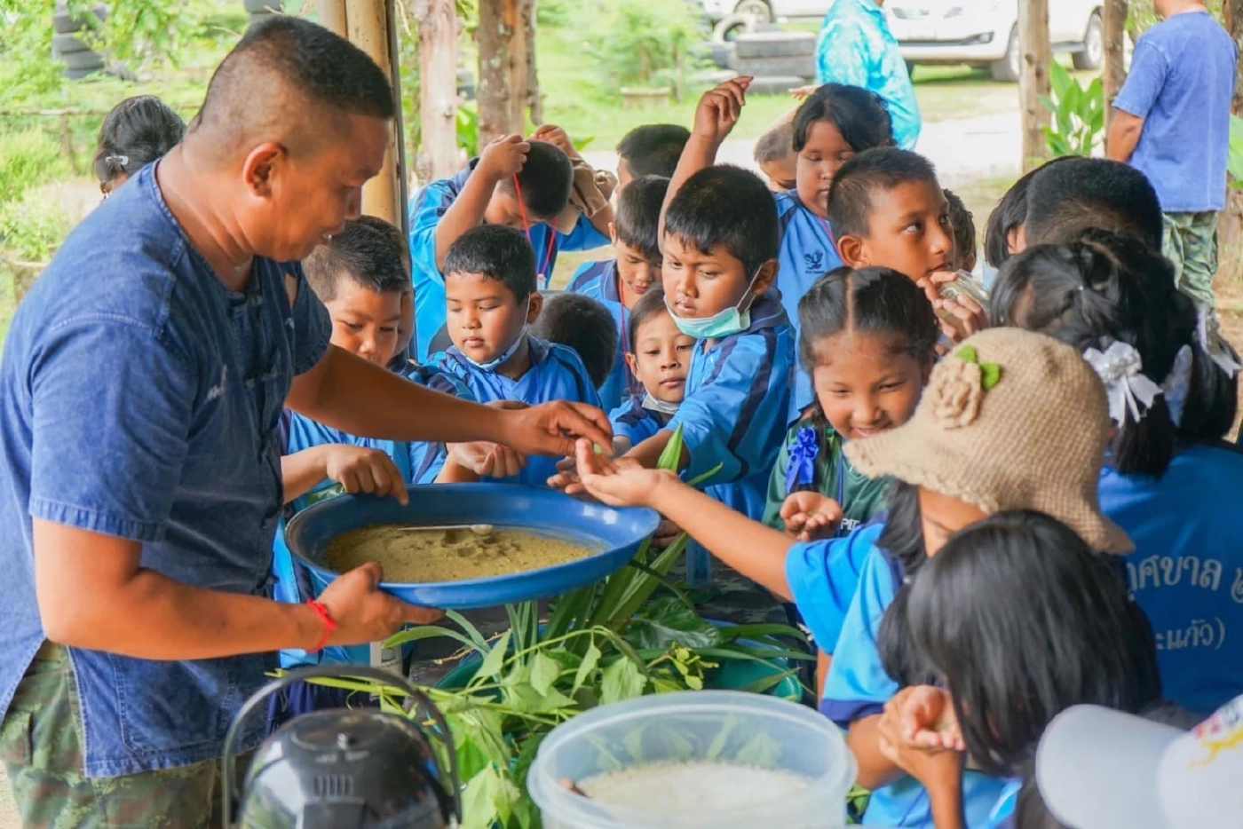 "ก้าวไกล" หวังแก้โครงสร้างสภากลาโหม ลดอำนาจกองทัพ ให้อยู่ภายใต้รบ.พลเรือน