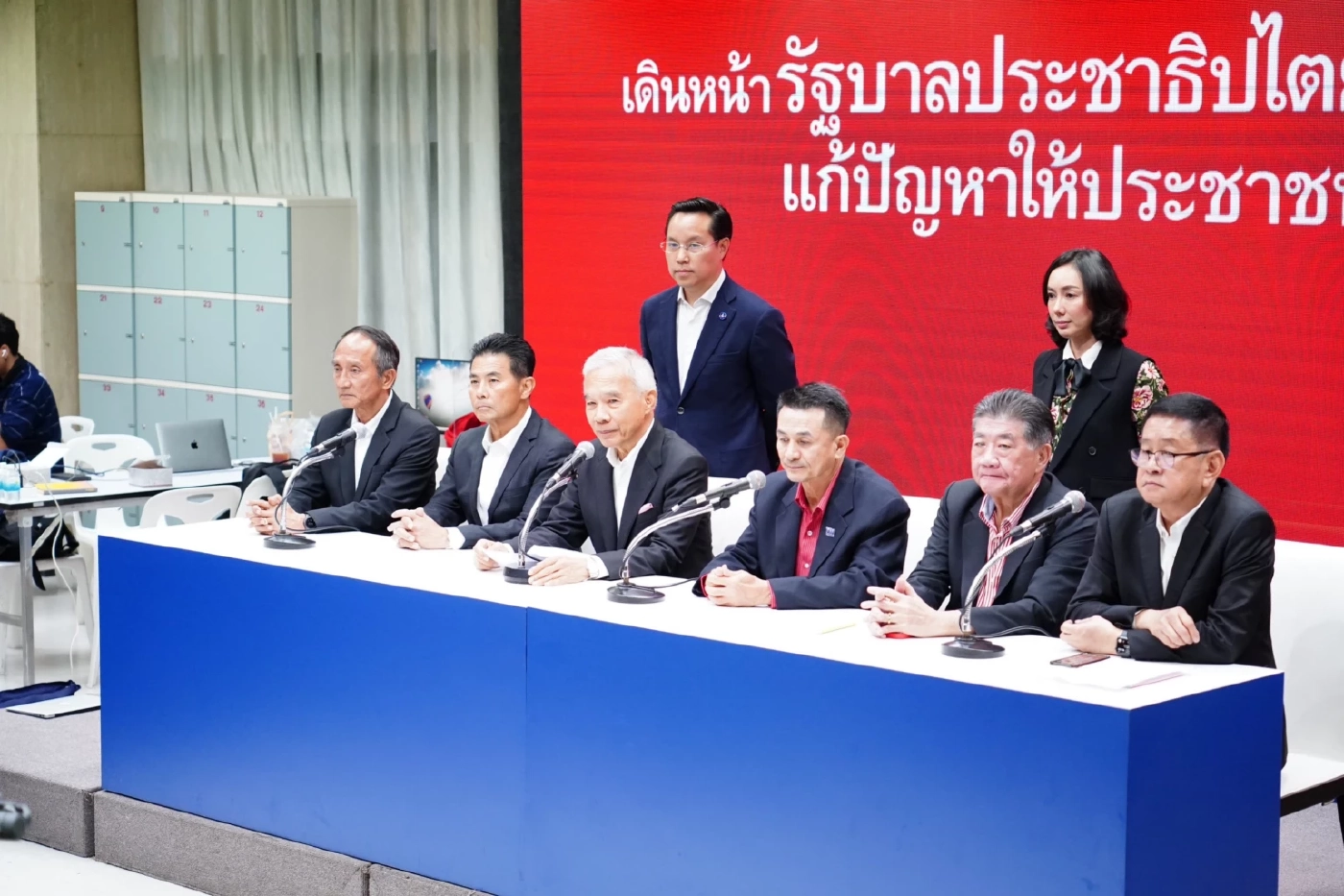 "ชลน่าน" ยัน ก่อนหารือพรรคขั้วรัฐบาลเดิม คุย 8 พรรคร่วมแล้ว ไม่หวั่นด้อมส้มถล่ม