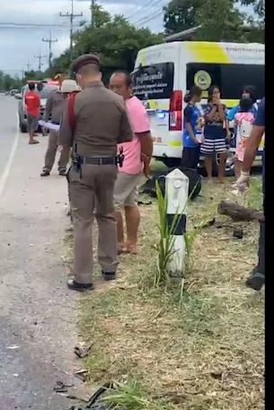 รถบัสโดยสารขับกินเลน ชนบิ๊กไบค์เสี่ยโรงงานดับสลด คนขับอ้าง หักหลบทางขรุขระ