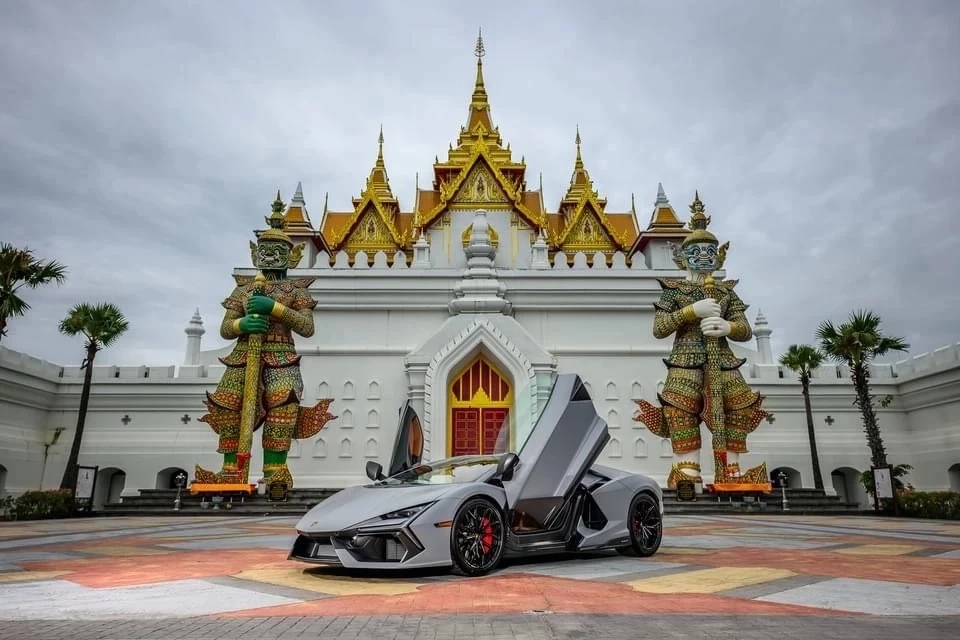 เปิดราคา Lamborghini Revuelto ที่สุดแห่งซูเปอร์คาร์ปลั๊กอินไฮบริด