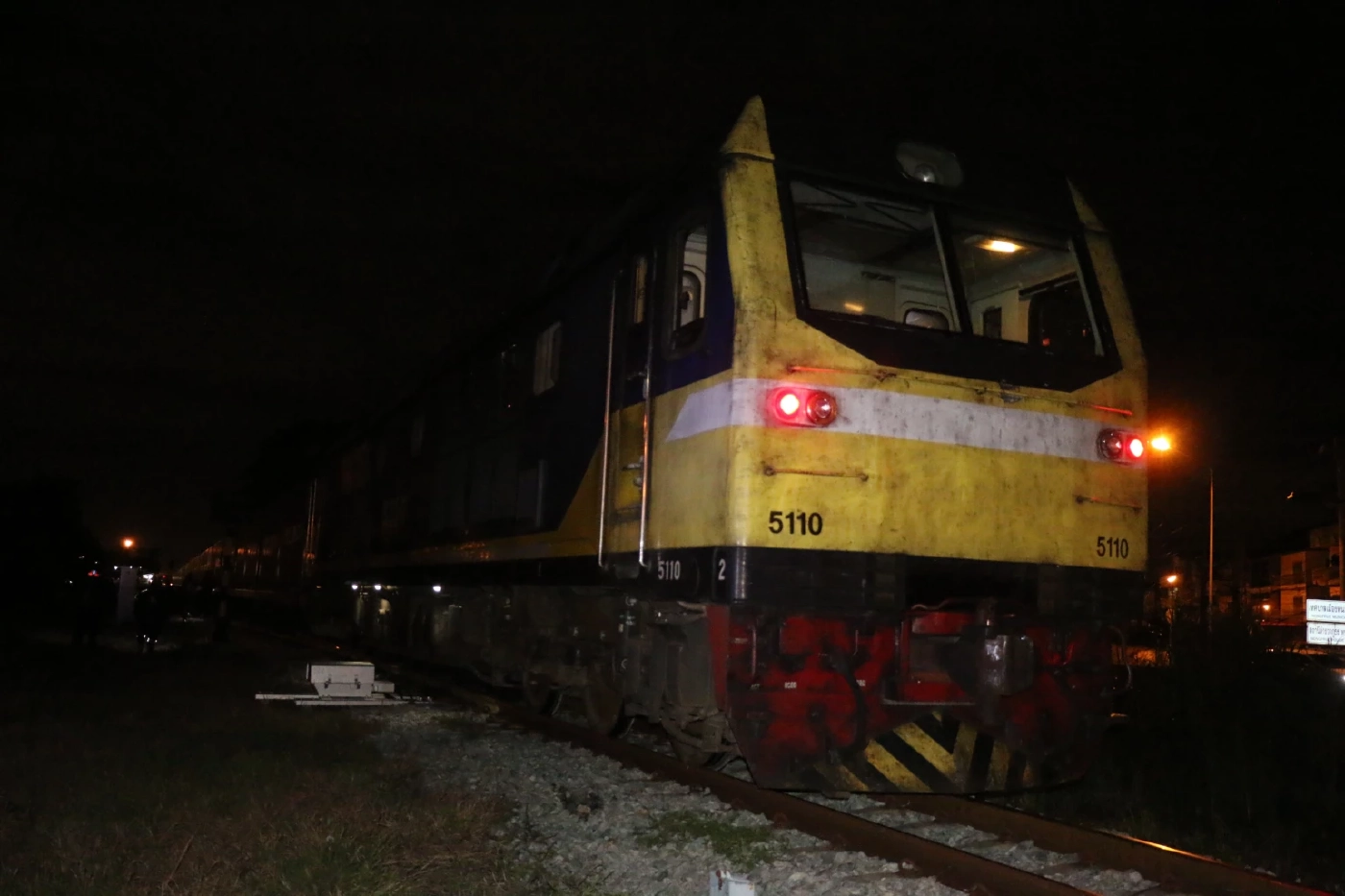 สาวเมาหลับพาดรางรถไฟ ม้าเหล็กขยี้ขาขาดสองข้าง รอดปาฏิหาริย์