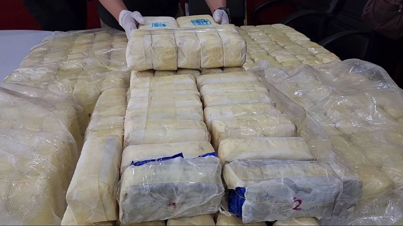 เปิดคลิปสุดระทึก ตร.ไล่ล่าแก๊งค้ายา"อะเลโพะ" ยึดของกลาง 6 แสนเม็ด