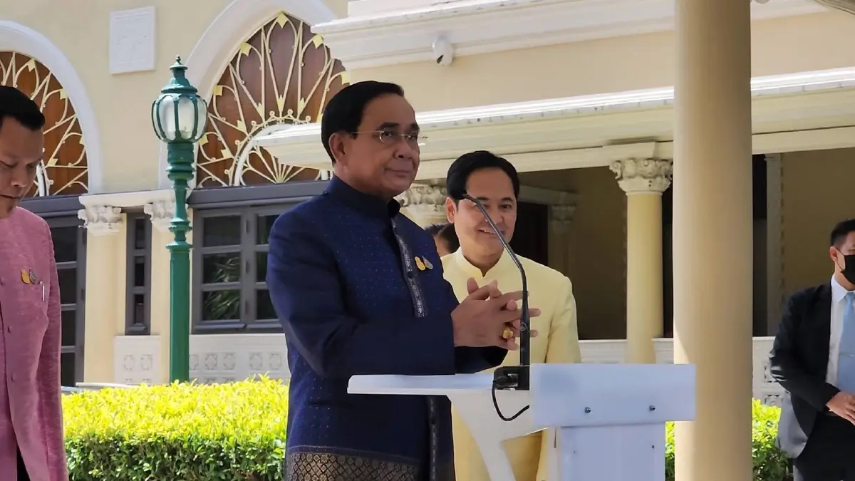 "บิ๊กตู่"ปริปากบอกอย่าดึงไปอยู่ในความขัดแย้ง ไม่ตอบส่งชื่อชิงนายกฯ