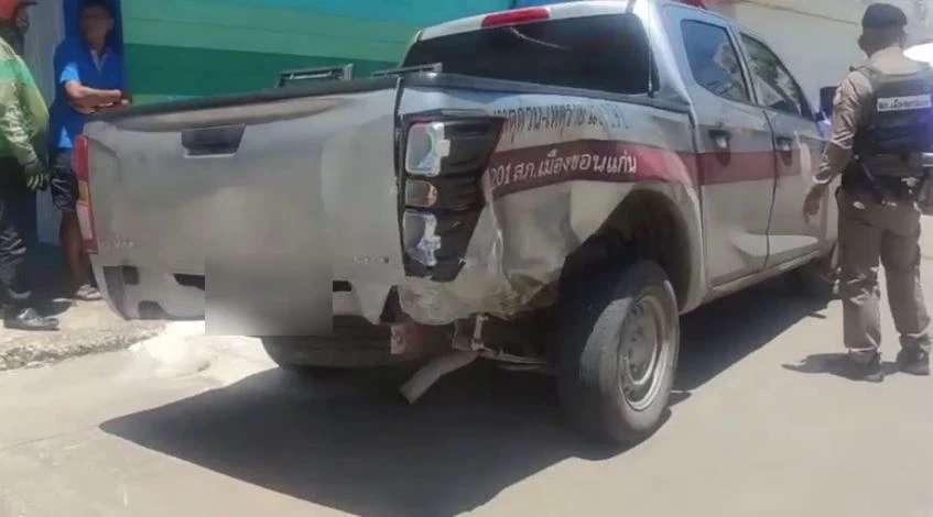 เปิดคลิปสยบคลั่ง หนุ่มเสพไอซ์จนหลอน ซิ่งรถไล่ชนดะ กลางเมืองขอนแก่น