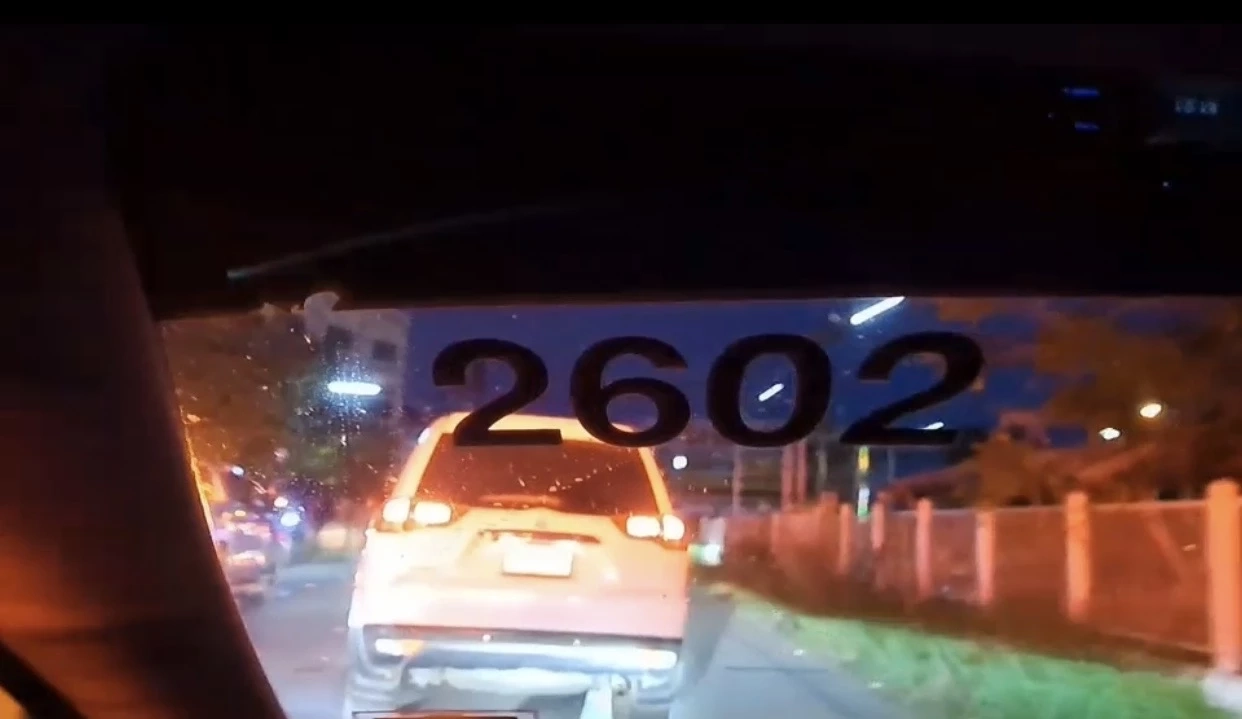 เปิดคลิป ไล่ล่าระทึก คาราวานขนแรงงานเถื่อน จับรถยนต์ได้ 2 หนีไป 4 คัน