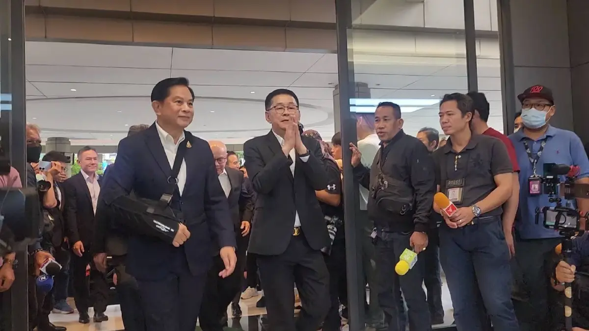 "ลุงตุ๋ย" ขนทัพรวมไทยสร้างชาติ ร่วมวงหารือเพื่อไทย ย้ำจุดยืนไม่เอาก้าวไกล